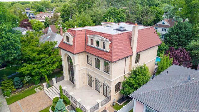 18710 Aberdeen Road, Jamaica Estates, NY 11432