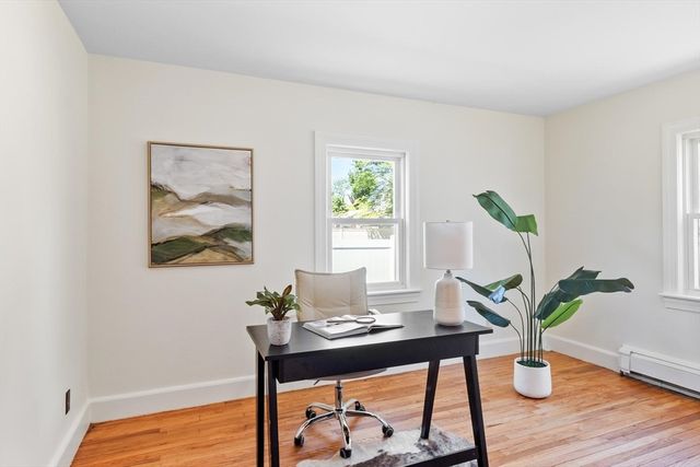 28 Valentine Rd, Framingham, MA 01702