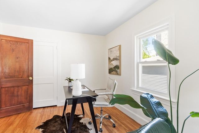 28 Valentine Rd, Framingham, MA 01702