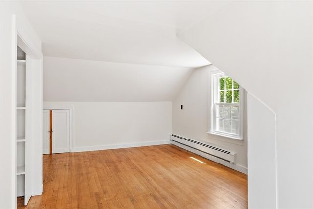 28 Valentine Rd, Framingham, MA 01702