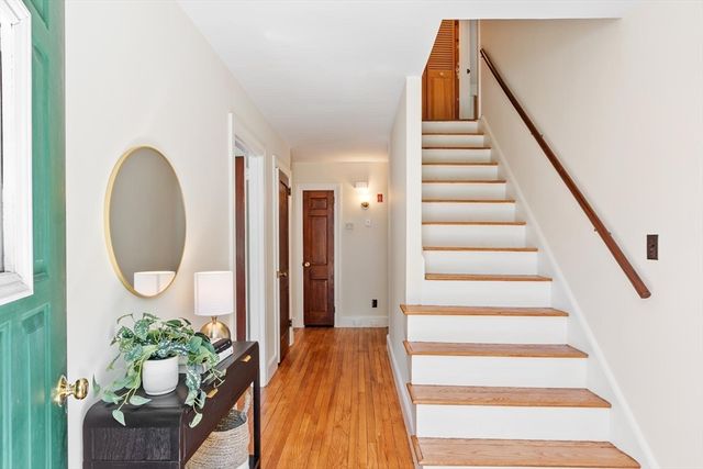 28 Valentine Rd, Framingham, MA 01702