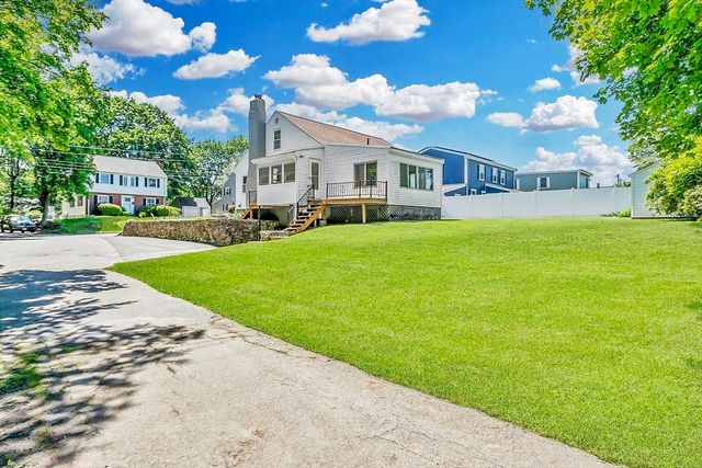 28 Valentine Rd, Framingham, MA 01702