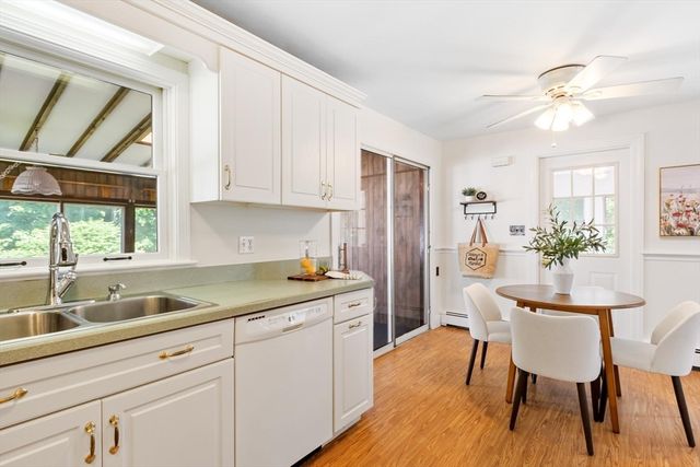 28 Valentine Rd, Framingham, MA 01702