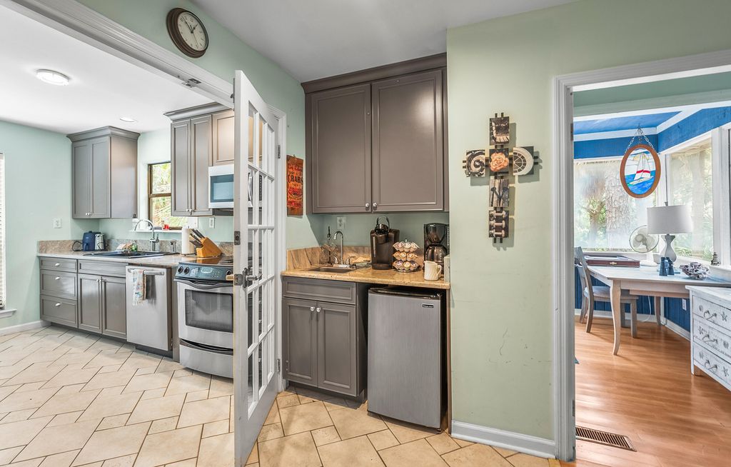 Image 13 of property listing at 841 Marsh Dunes Road, Fripp Island, SC 29920
