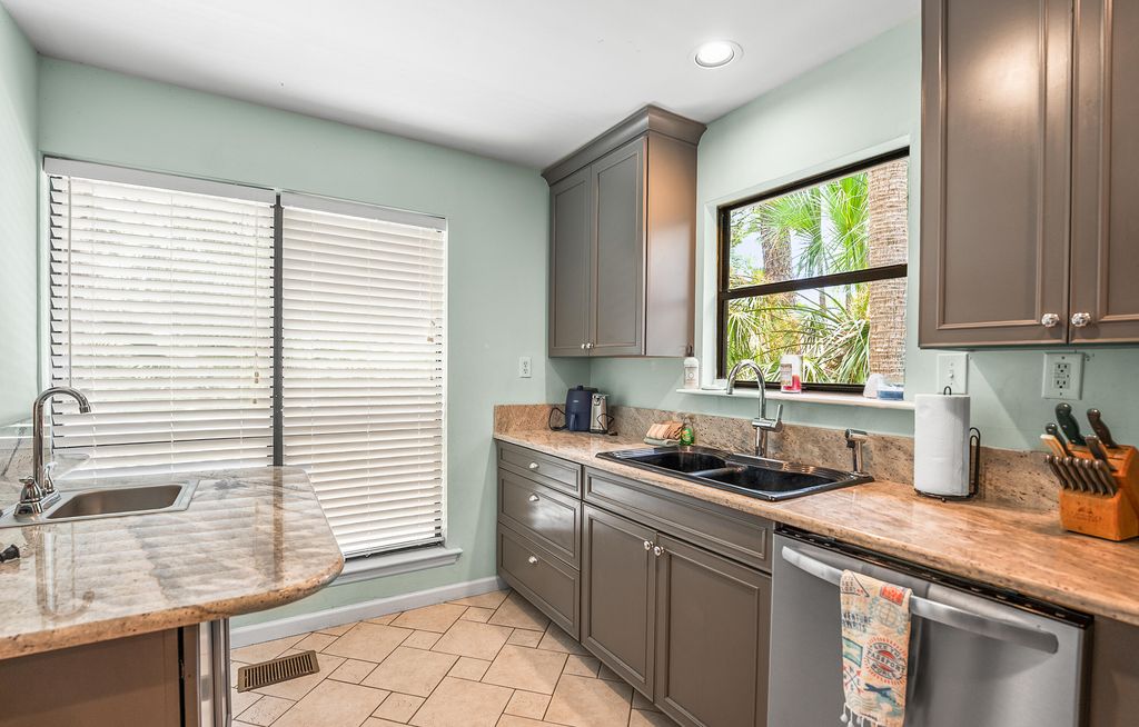 Image 16 of property listing at 841 Marsh Dunes Road, Fripp Island, SC 29920