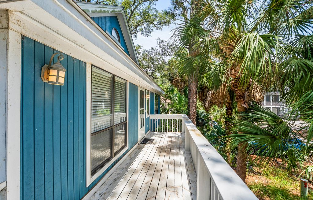 Image 5 of property listing at 841 Marsh Dunes Road, Fripp Island, SC 29920