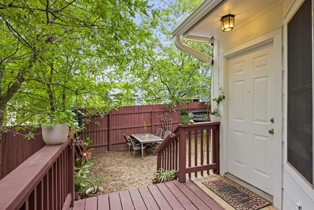 2102 Kenneth Ave A, Austin, TX 78741