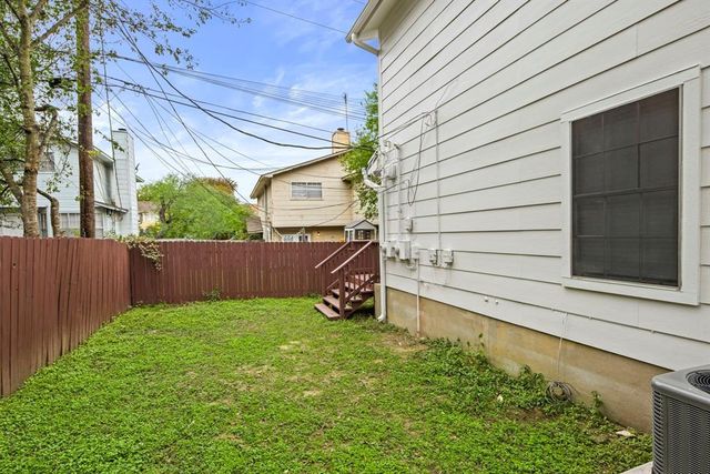 2102 Kenneth Ave A, Austin, TX 78741