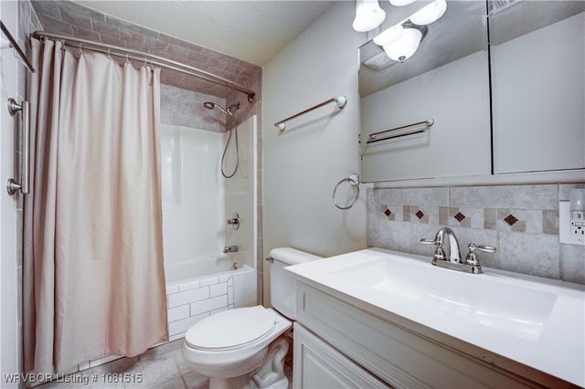 10654 N Hwy 59, Cedarville, AR 72932