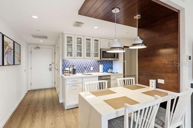 250 SANDS POINT ROAD 5203, Longboat Key, FL 34228