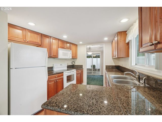 16470 Sw ROYALTY Pkwy, Portland, OR 97224