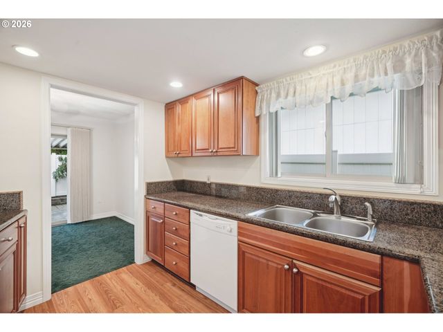 16470 Sw ROYALTY Pkwy, Portland, OR 97224