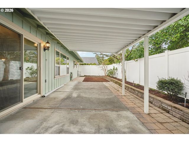 16470 Sw ROYALTY Pkwy, Portland, OR 97224