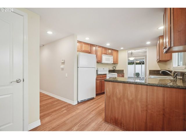 16470 Sw ROYALTY Pkwy, Portland, OR 97224