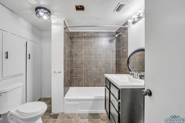 1005 N Rodeo St, Gladewater, TX 75647