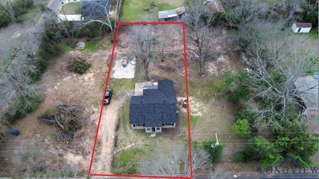 1005 N Rodeo St, Gladewater, TX 75647