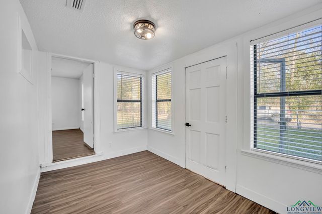 1005 N Rodeo St, Gladewater, TX 75647