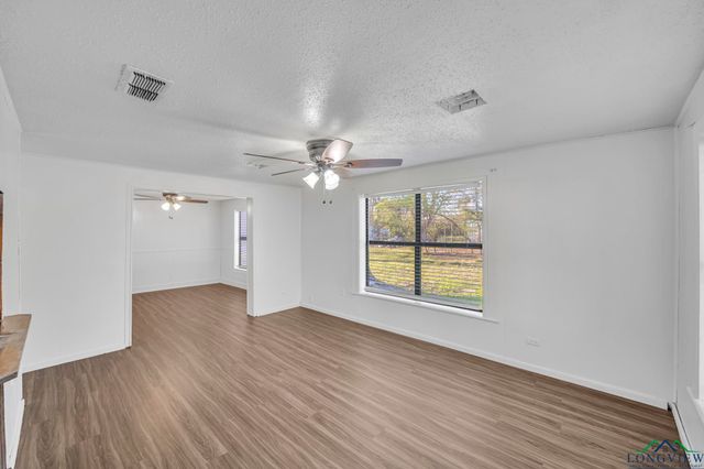 1005 N Rodeo St, Gladewater, TX 75647