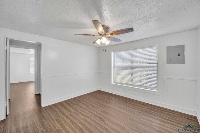 1005 N Rodeo St, Gladewater, TX 75647