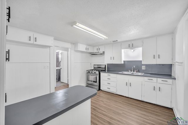 1005 N Rodeo St, Gladewater, TX 75647