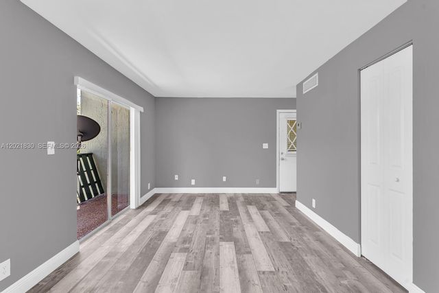 8911 NW 28th Dr B-32, Coral Springs, FL 33065