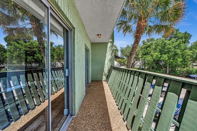 8911 NW 28th Dr B-32, Coral Springs, FL 33065