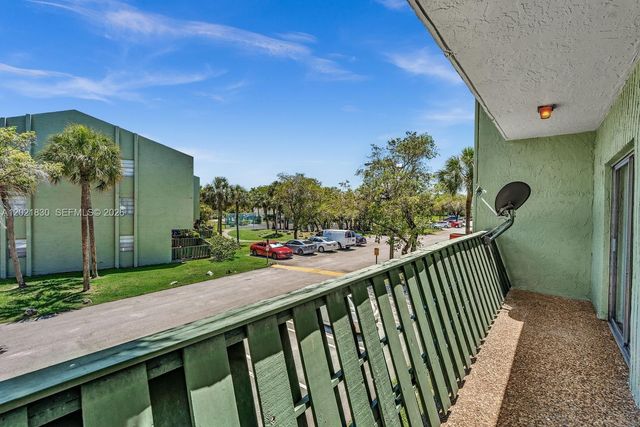 8911 NW 28th Dr B-32, Coral Springs, FL 33065