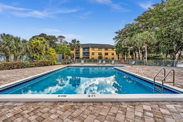 8911 NW 28th Dr B-32, Coral Springs, FL 33065