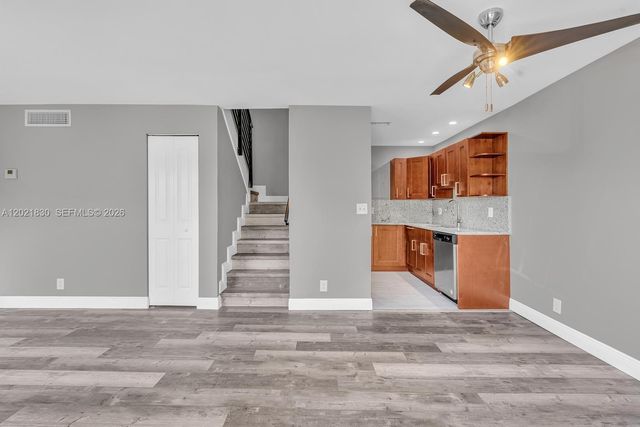 8911 NW 28th Dr B-32, Coral Springs, FL 33065