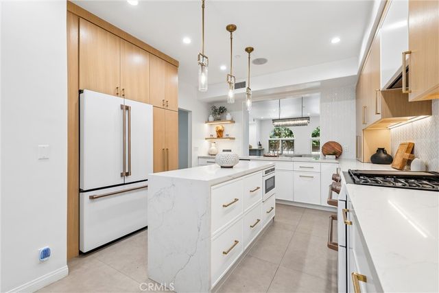 14100 Dickens St 2, Sherman Oaks, CA 91423