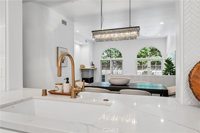 14100 Dickens St 2, Sherman Oaks, CA 91423