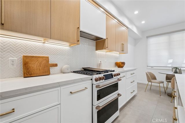 14100 Dickens St 2, Sherman Oaks, CA 91423