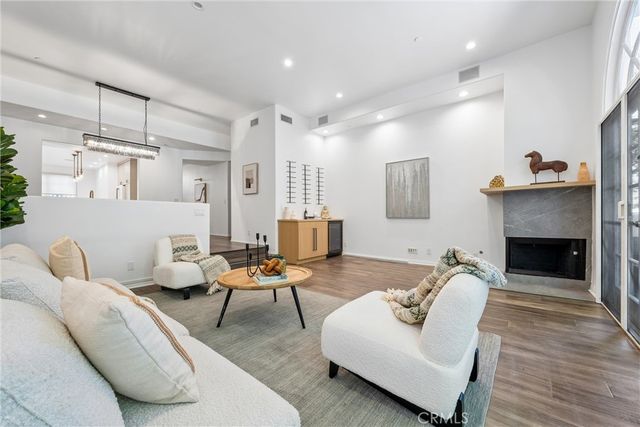 14100 Dickens St 2, Sherman Oaks, CA 91423