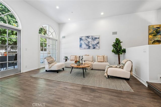 14100 Dickens St 2, Sherman Oaks, CA 91423