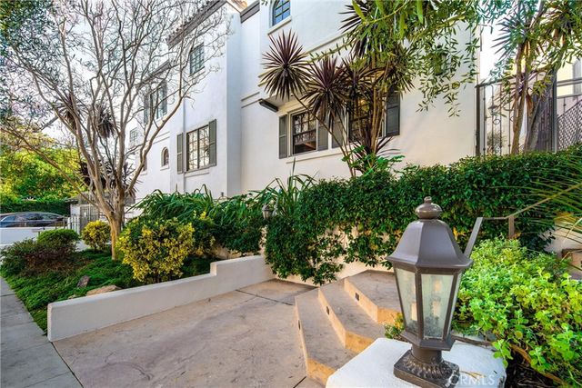 14100 Dickens St 2, Sherman Oaks, CA 91423