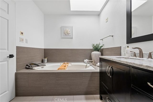 14100 Dickens St 2, Sherman Oaks, CA 91423