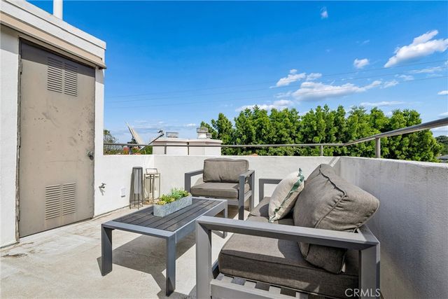 14100 Dickens St 2, Sherman Oaks, CA 91423