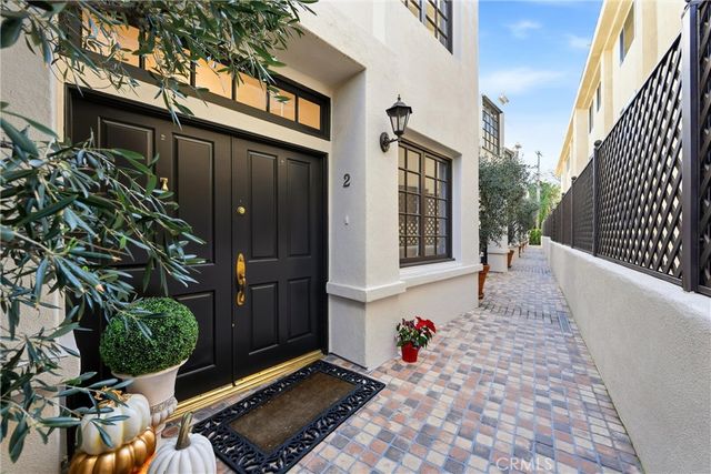 14100 Dickens St 2, Sherman Oaks, CA 91423