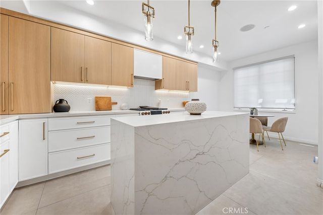 14100 Dickens St 2, Sherman Oaks, CA 91423