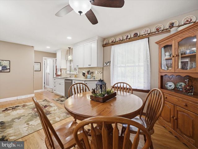 11012 COVENTRY LN, Hagerstown, MD 21740