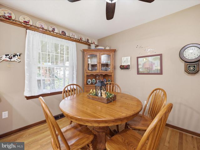 11012 COVENTRY LN, Hagerstown, MD 21740