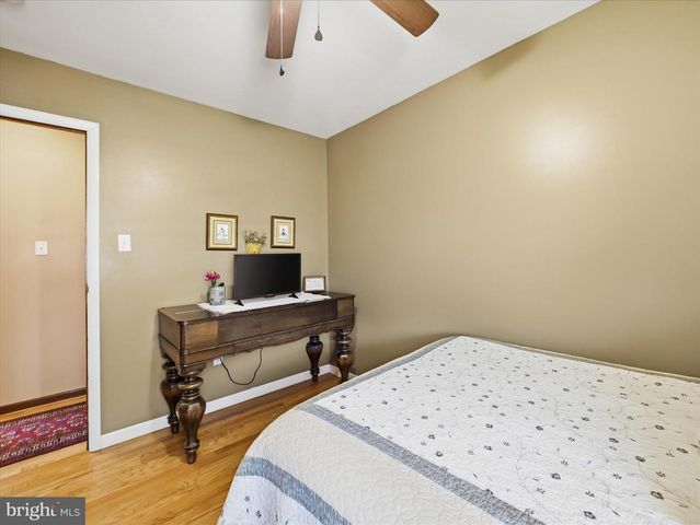 11012 COVENTRY LN, Hagerstown, MD 21740