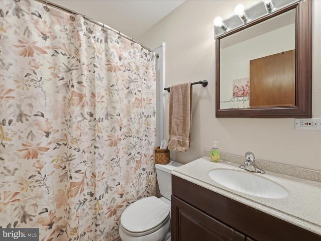 11012 COVENTRY LN, Hagerstown, MD 21740