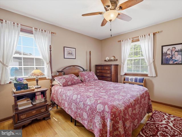11012 COVENTRY LN, Hagerstown, MD 21740