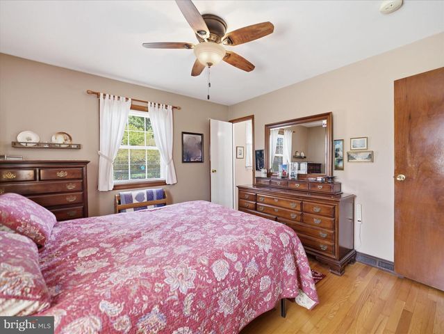 11012 COVENTRY LN, Hagerstown, MD 21740