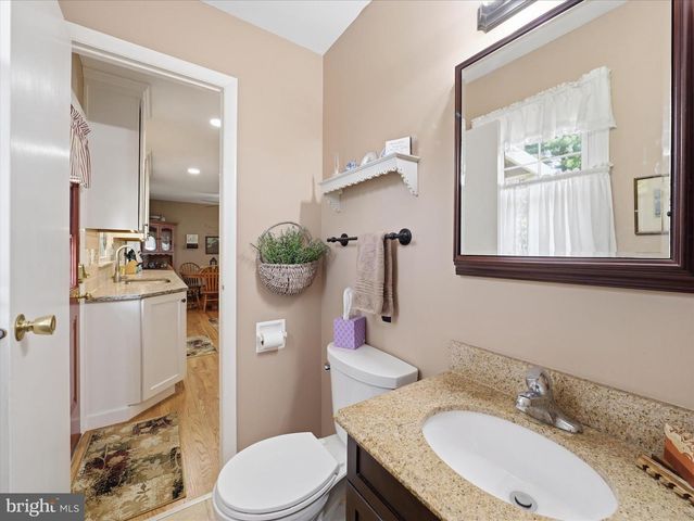11012 COVENTRY LN, Hagerstown, MD 21740