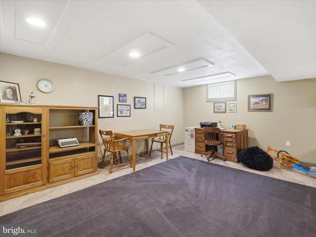 11012 COVENTRY LN, Hagerstown, MD 21740