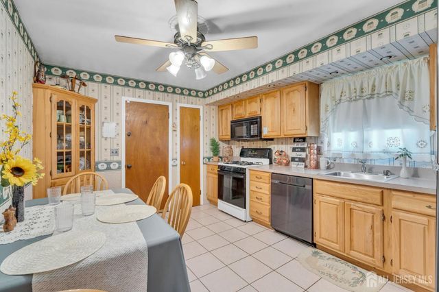 12 Emma Place, Piscataway, NJ 08854