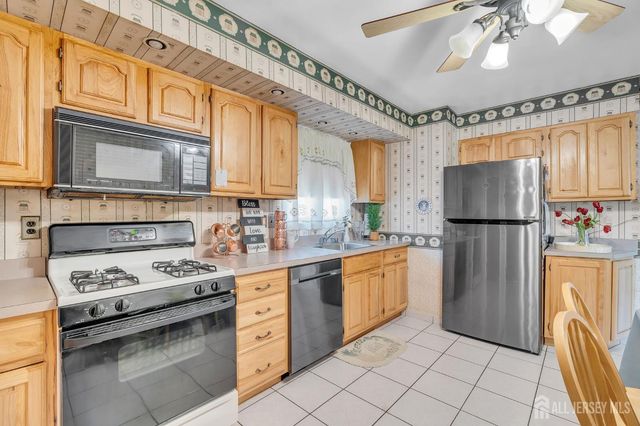 12 Emma Place, Piscataway, NJ 08854