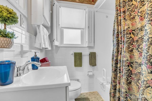 12 Emma Place, Piscataway, NJ 08854